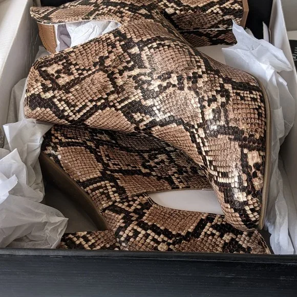 Lane Bryant Dream Cloud Cutout High Heel Bootie - Snakeskin - 11W - Picture 15 of 15